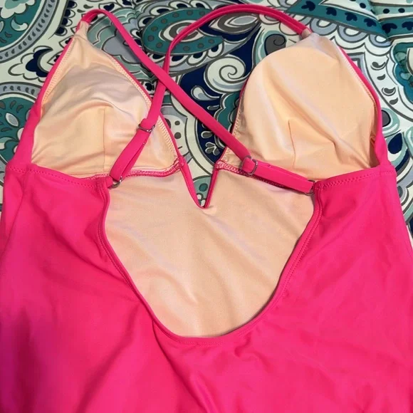 ☀️NWOT Cupshe Deep V Neck Hot Pink Crisscross Back swimsuit L - Picture 7 of 8